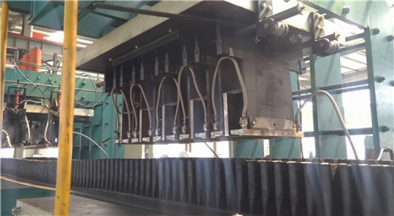 輸送帶在使用中出現(xiàn)邊溝問(wèn)題如何解決